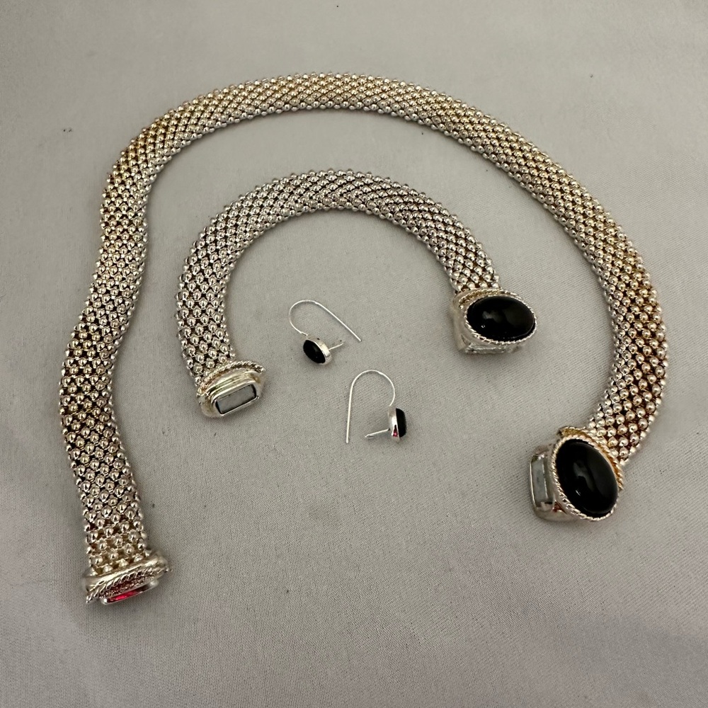 Silver tone mesh set with black cabochons I necklace bracelet earrings - Picture 5 of 6